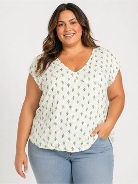 Mandee 100% rayon Plus Size V-Neck Cactus Print Top size 2X
